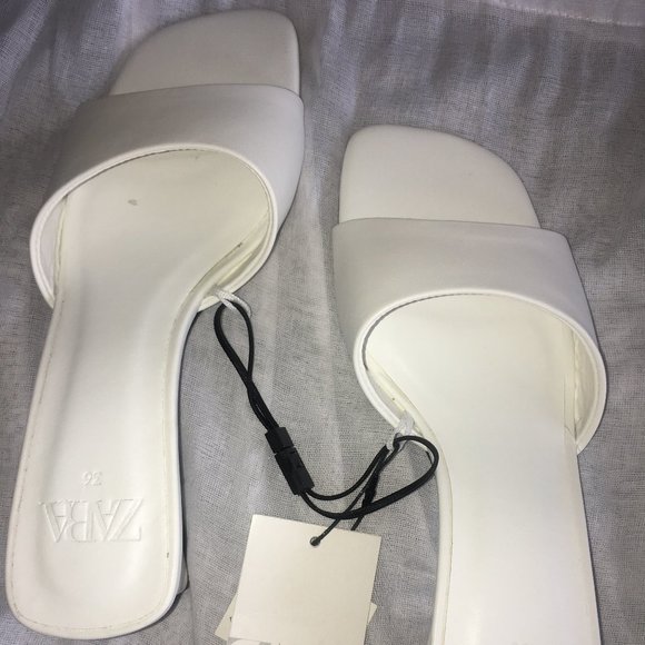 ZARA Thick Heeled Sandals - Picture 3 of 4